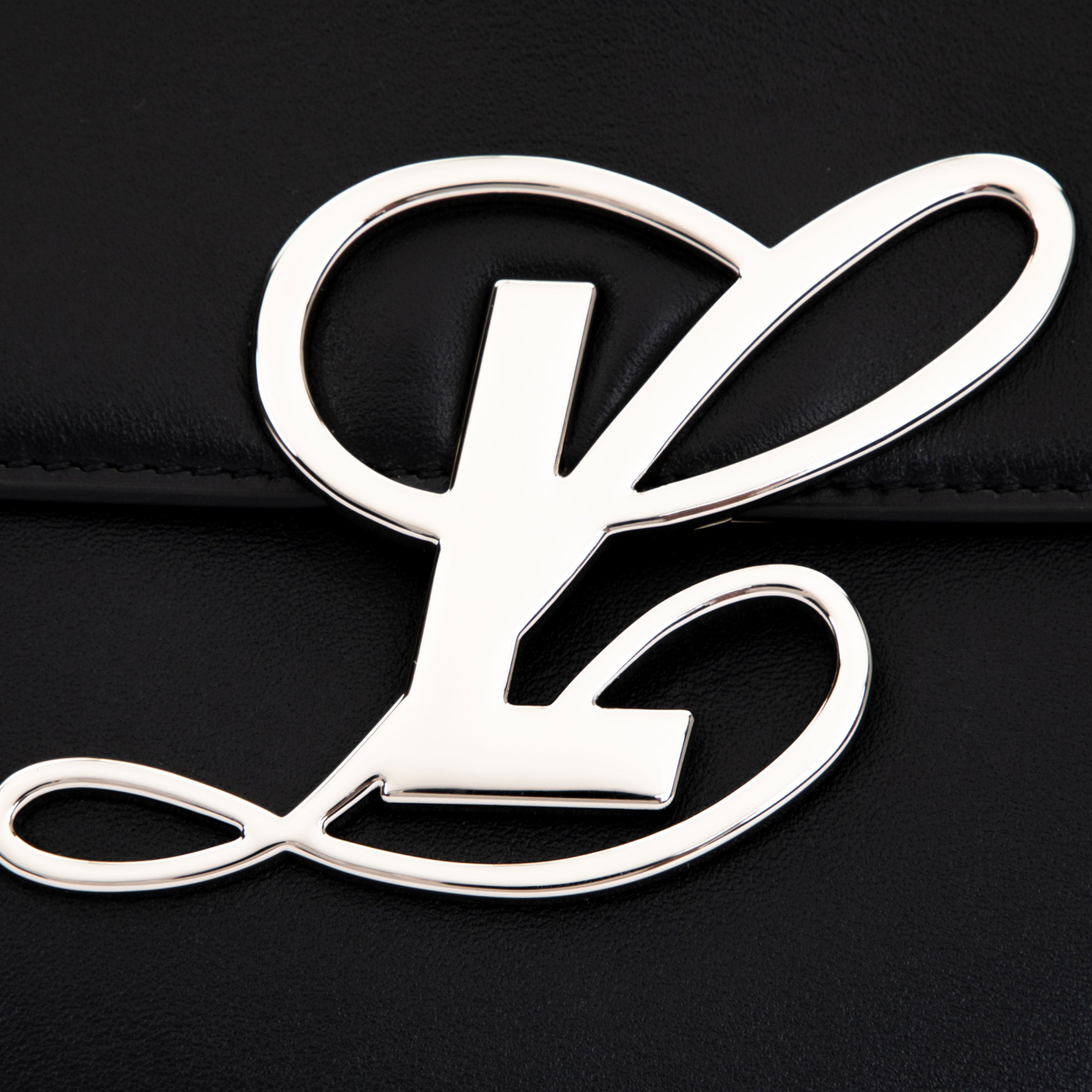 Cam Messenger in Smooth Black Leather